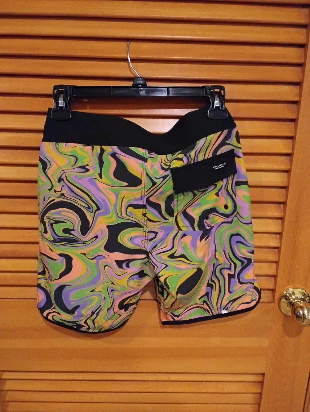 NWT Boy's Volcom Boardshort 26 (12)